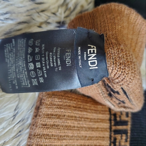 Fendi Gloves - Picture 5 of 6